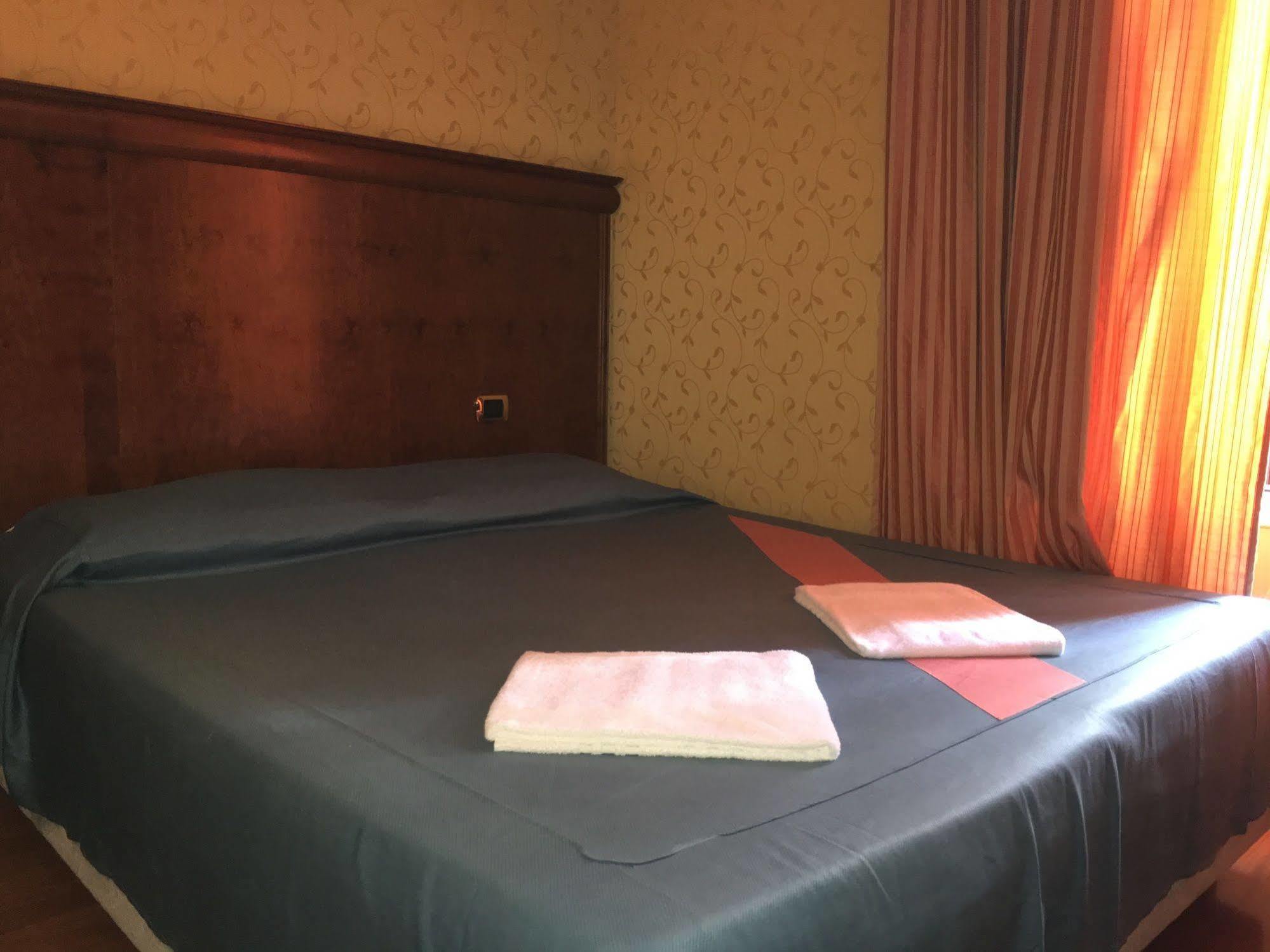 Hotel Divine Roma Ngoại thất bức ảnh