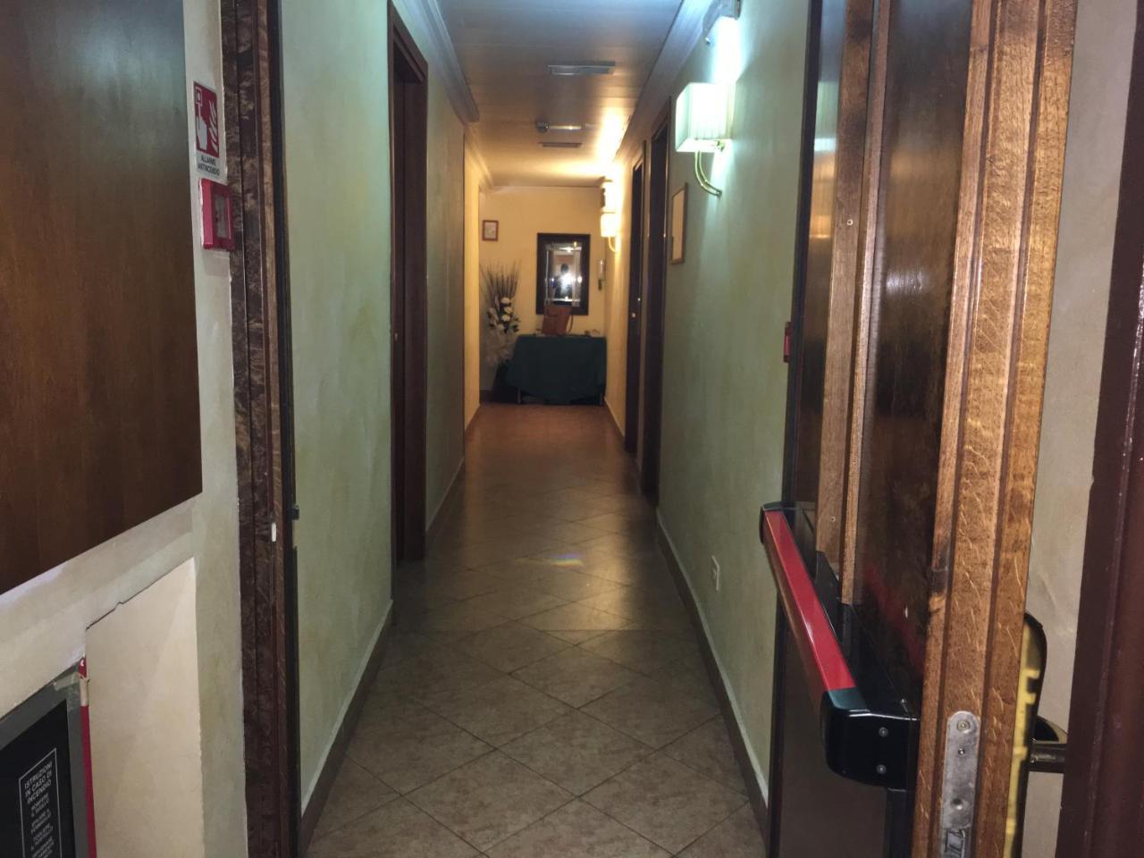 Hotel Divine Roma Ngoại thất bức ảnh
